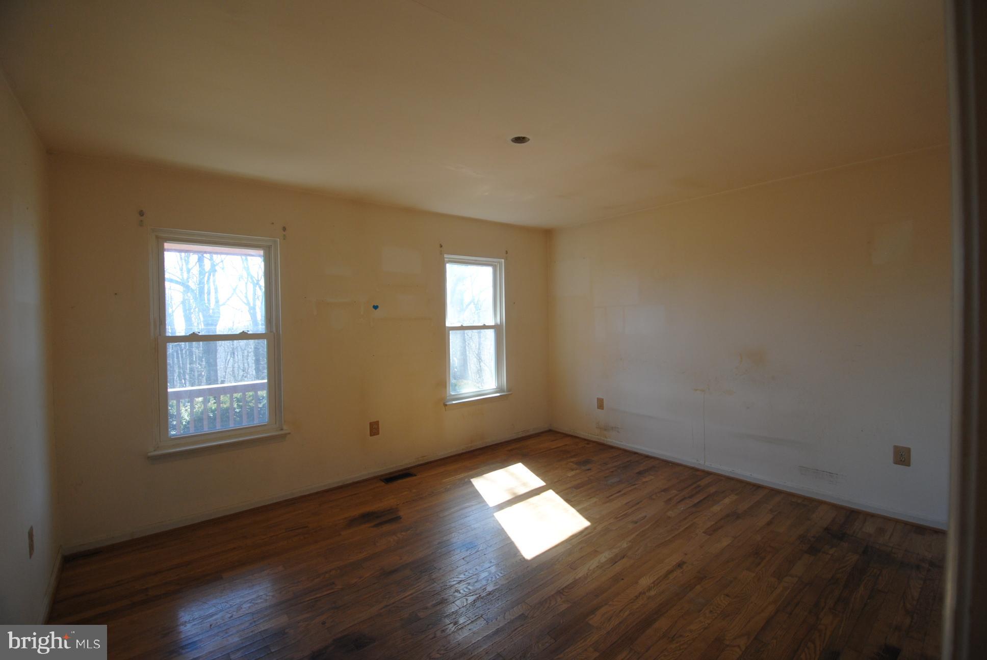 135 Ridge Drive Chester Gap, VA 22623 - Photo 19 of 29 Gallery Image 19