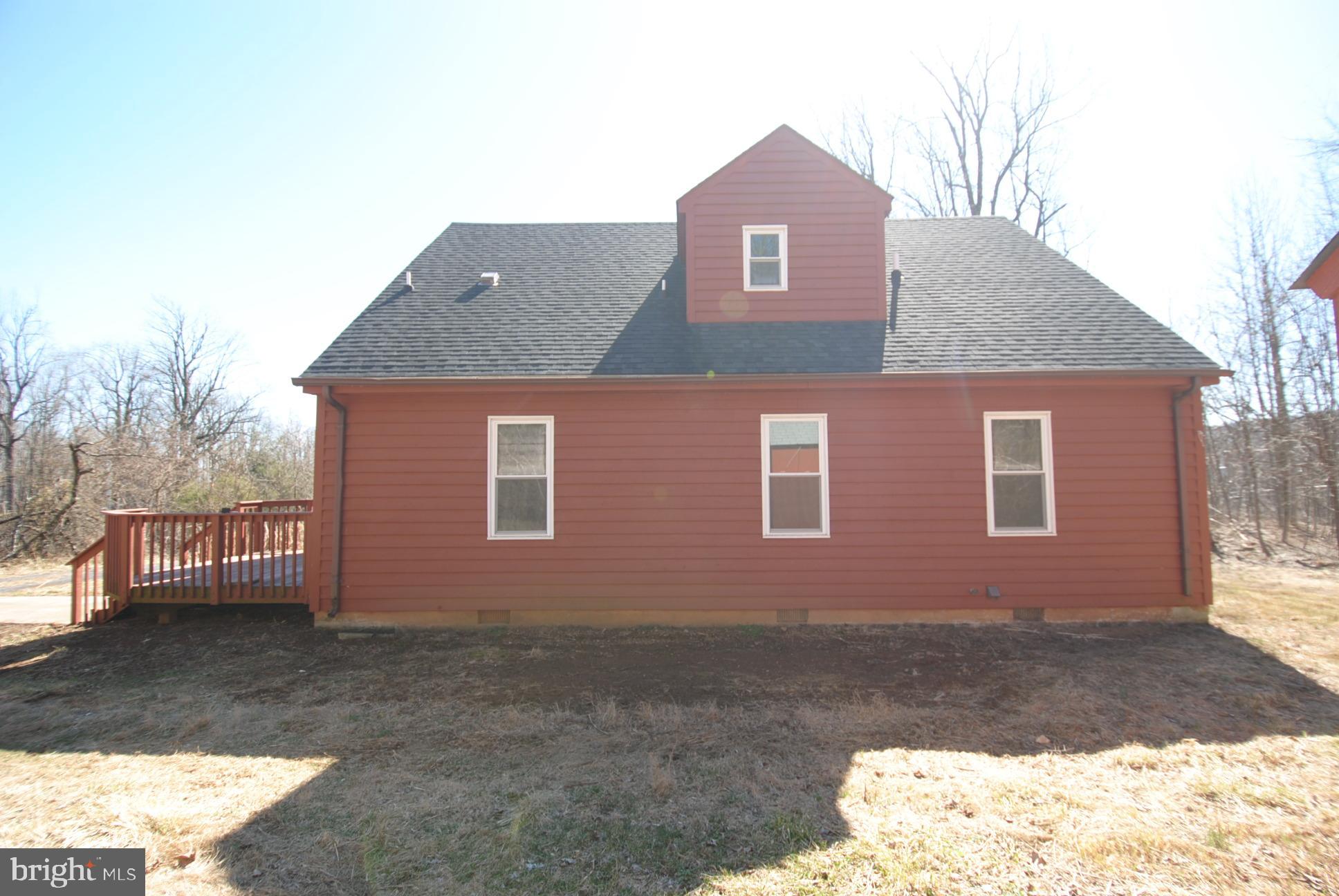 135 Ridge Drive Chester Gap, VA 22623 - Photo 8 of 29 Gallery Image 8