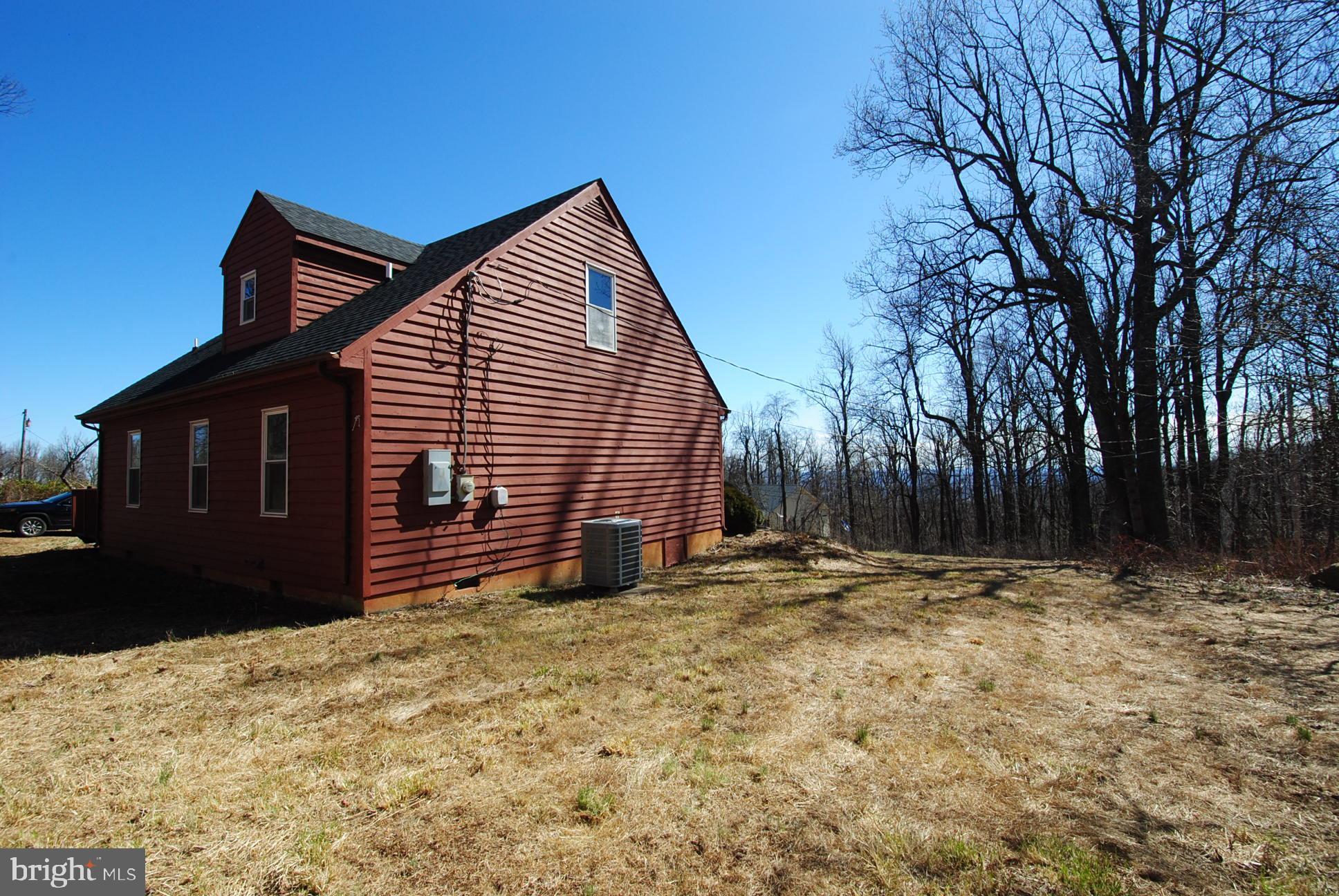135 Ridge Drive Chester Gap, VA 22623 - Photo 9 of 29 Gallery Image 9