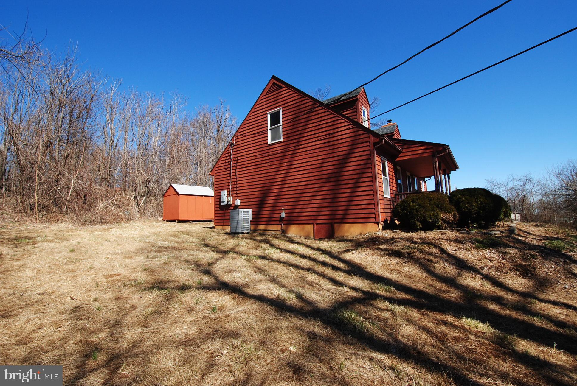 135 Ridge Drive Chester Gap, VA 22623 - Photo 10 of 29 Gallery Image 10