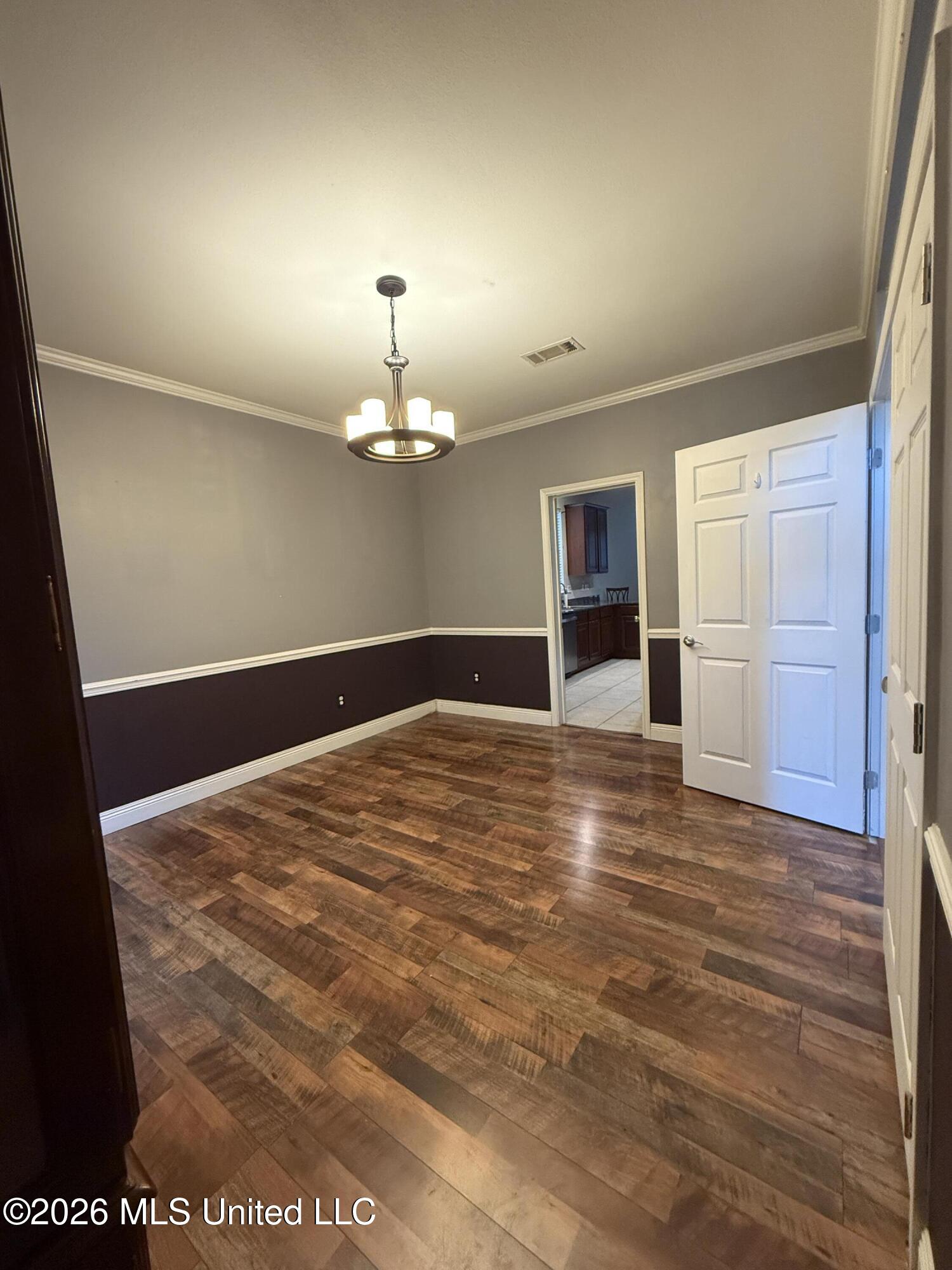 7709 Clamshell Avenue Ocean Springs, MS 39564 - Photo 5 of 19 20260606_154228297_iOS