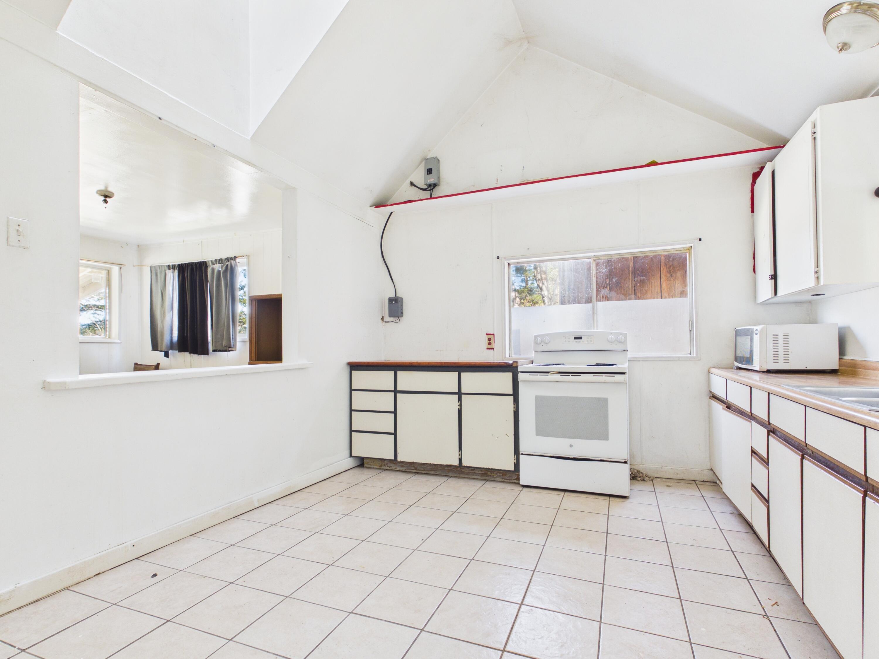 140 Old Bluff Road Zenia, CA 95595 - Photo 12 of 52
