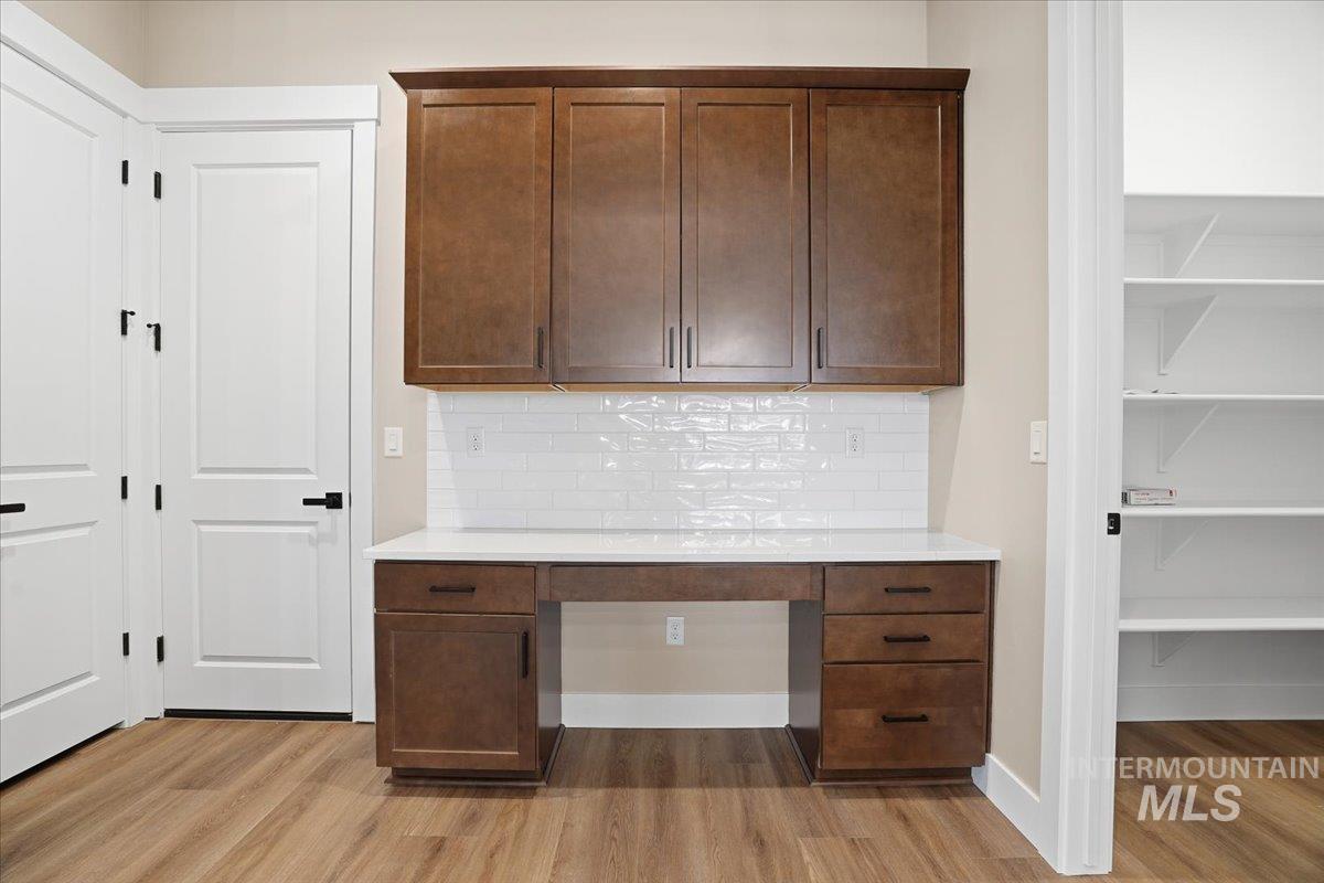 846 North Falling Water Way Eagle, ID 83616 - Photo 11 of 36