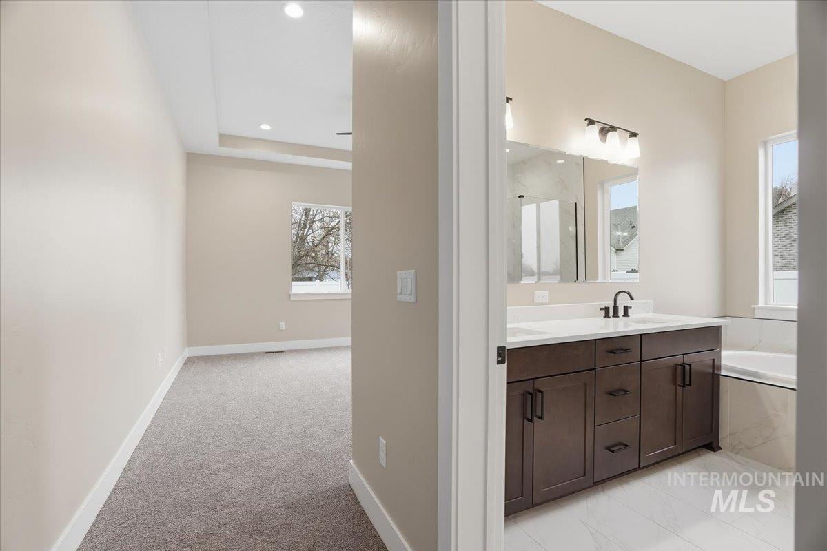 846 North Falling Water Way Eagle, ID 83616 - Photo 19 of 36