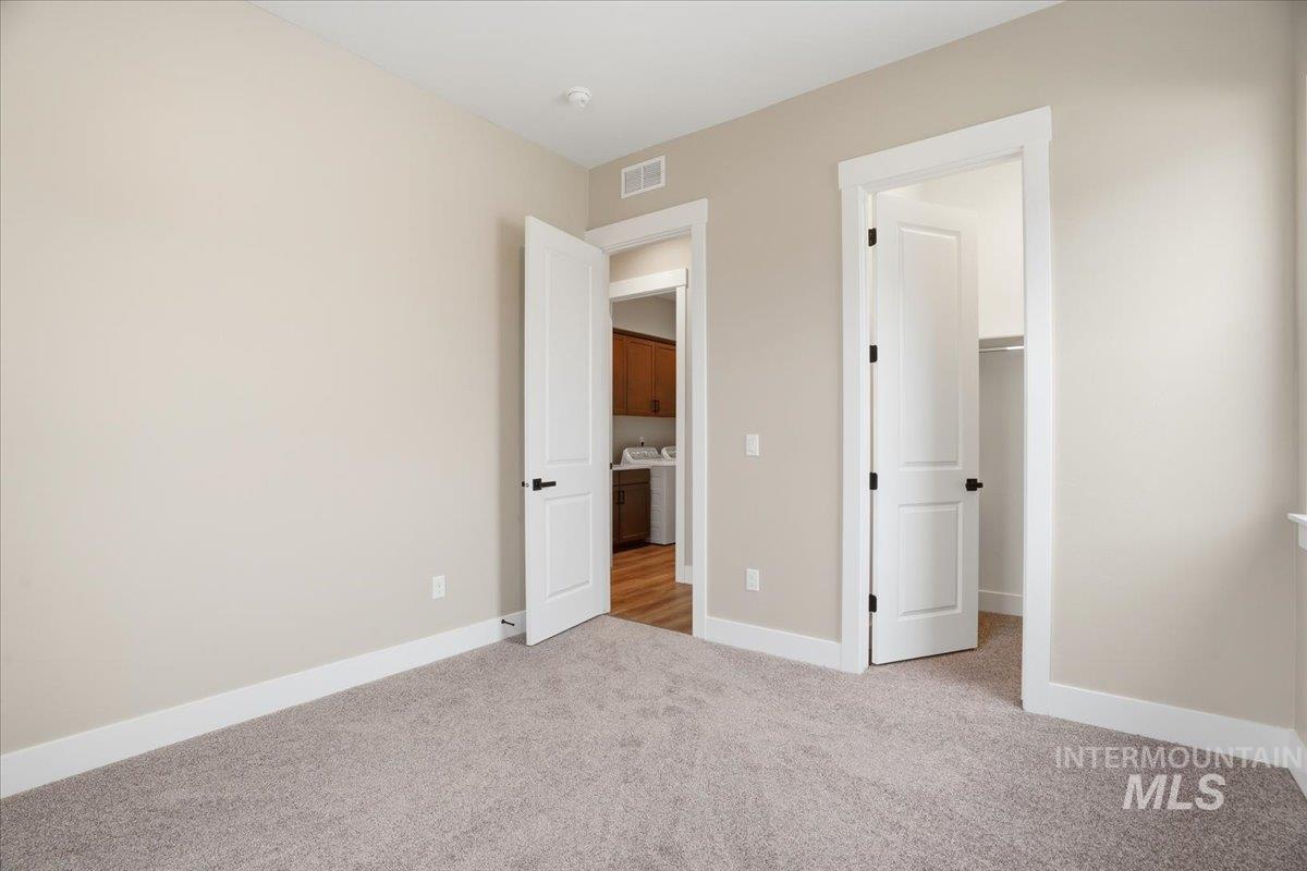 846 North Falling Water Way Eagle, ID 83616 - Photo 27 of 36