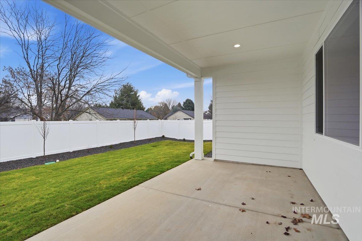 846 North Falling Water Way Eagle, ID 83616 - Photo 29 of 36