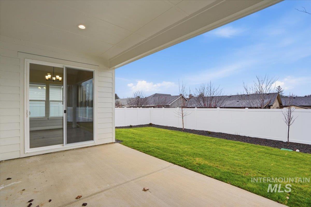 846 North Falling Water Way Eagle, ID 83616 - Photo 30 of 36