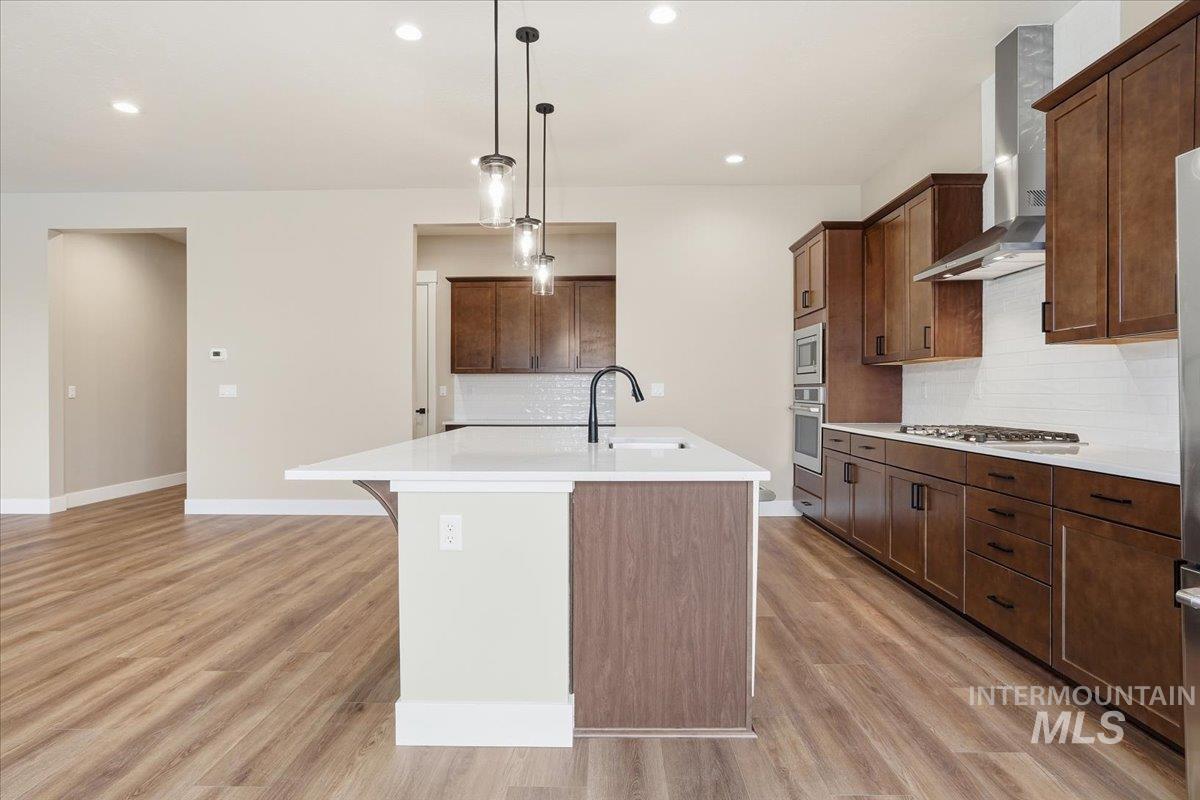 846 North Falling Water Way Eagle, ID 83616 - Photo 5 of 36