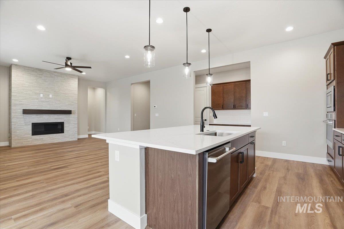 846 North Falling Water Way Eagle, ID 83616 - Photo 6 of 36