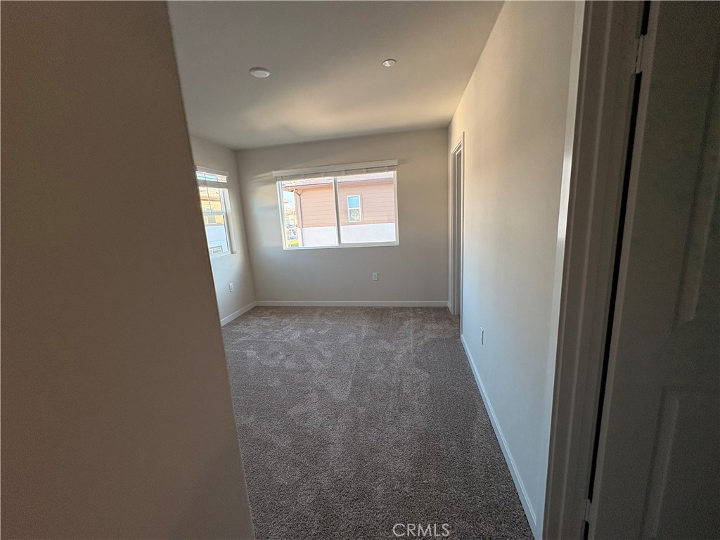 9511 Hannah Way Riverside, CA 92503 - Photo 15 of 24 Third level bedroom 1