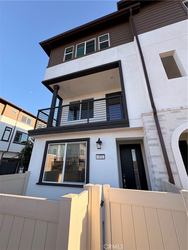 9511 Hannah Way Riverside, CA 92503 - Photo 5 of 28 Exterior of Condo