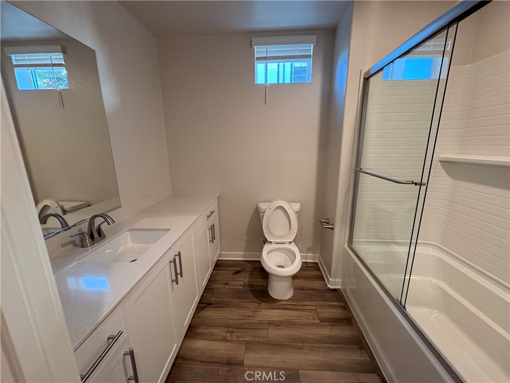 9511 Hannah Way Riverside, CA 92503 - Photo 5 of 24 First Level Bathroom