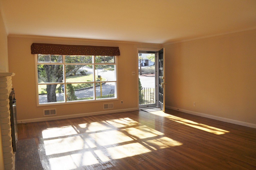 7 Brookvale Road Framingham, MA 01701 - Photo 3 of 27 Gallery Image 3
