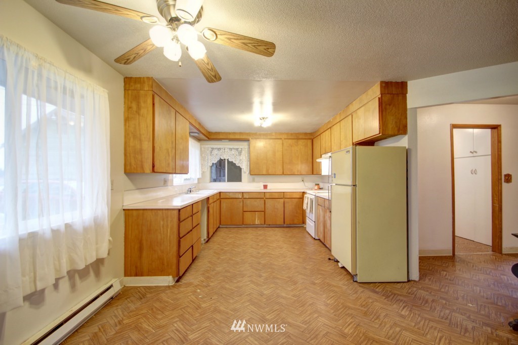 9909 Avon Allen Road Burlington, WA 98233 - Photo 6 of 25