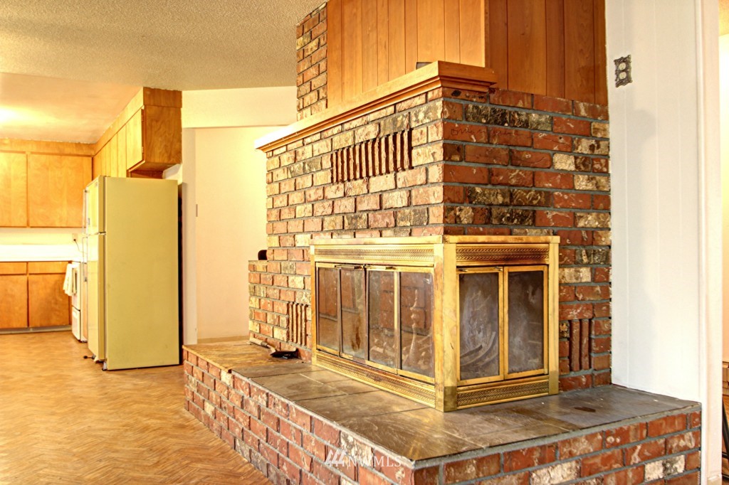 9909 Avon Allen Road Burlington, WA 98233 - Photo 10 of 25