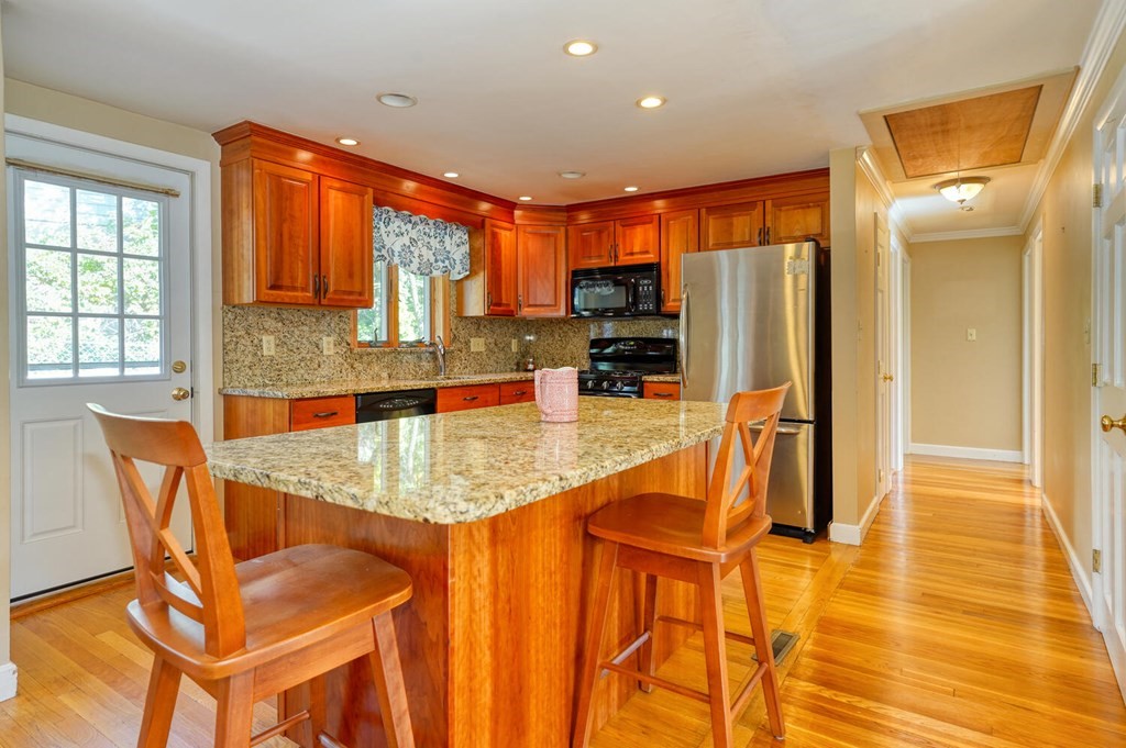 139 Winchester Road Arlington, MA 02474 - Photo 8 of 26