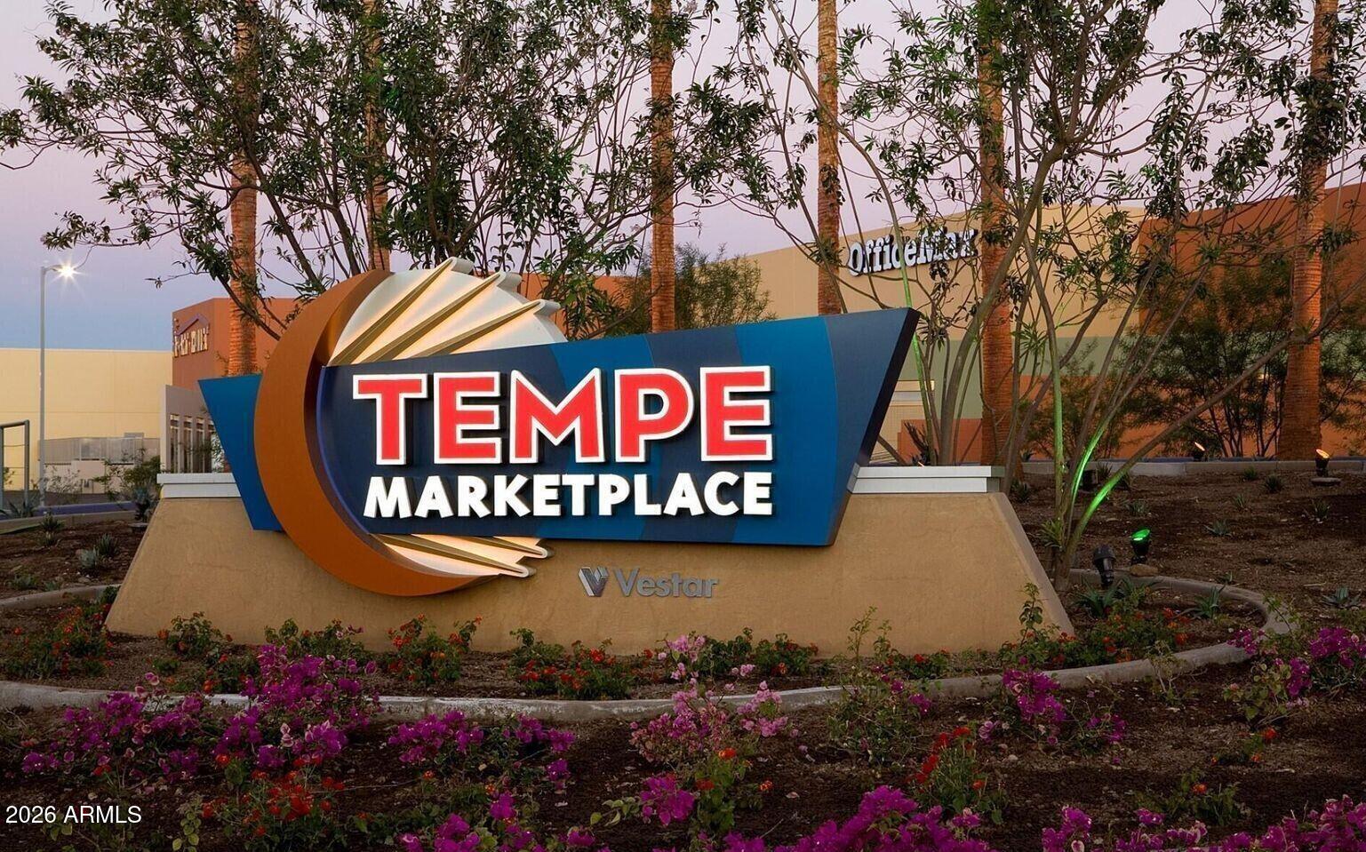 280 South Evergreen Road, Unit 1263 Tempe, AZ 85288 - Photo 26 of 32 a sign that is on a street