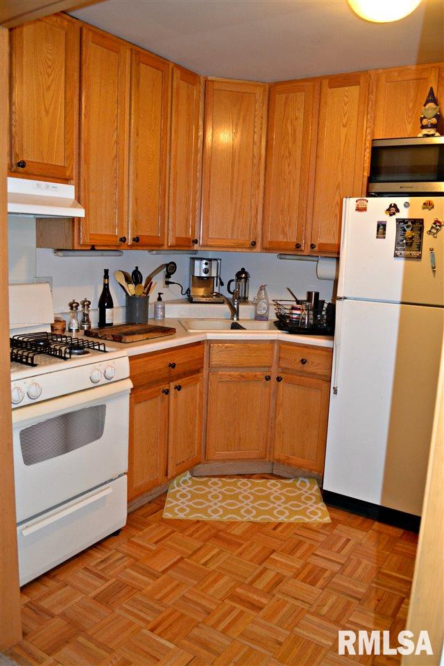 5213 North Prospect Road Peoria, IL 61614 - Photo 12 of 13 Gallery Image 12