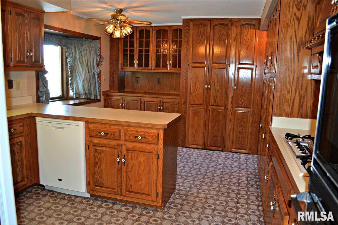 5213 North Prospect Road Peoria, IL 61614 - Photo 5 of 13 Gallery Image 5