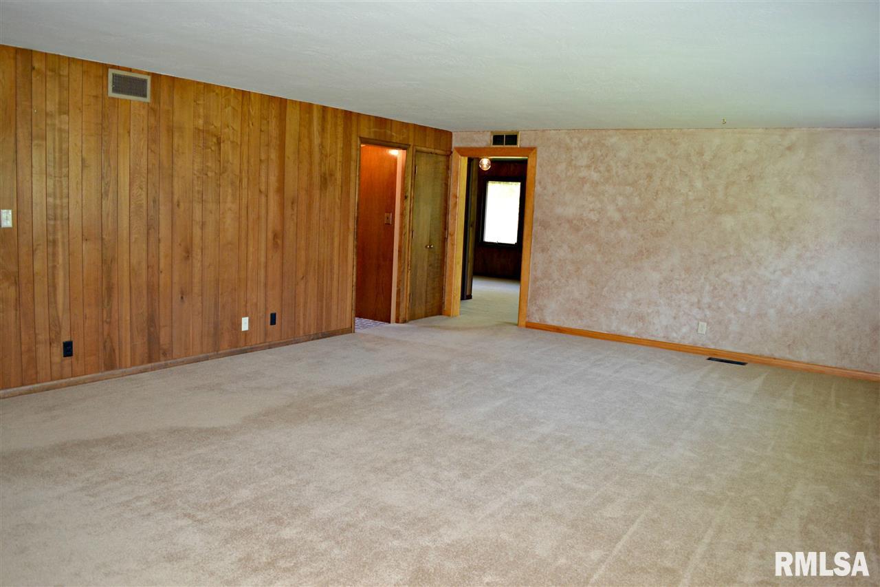 5213 North Prospect Road Peoria, IL 61614 - Photo 7 of 13 Gallery Image 7