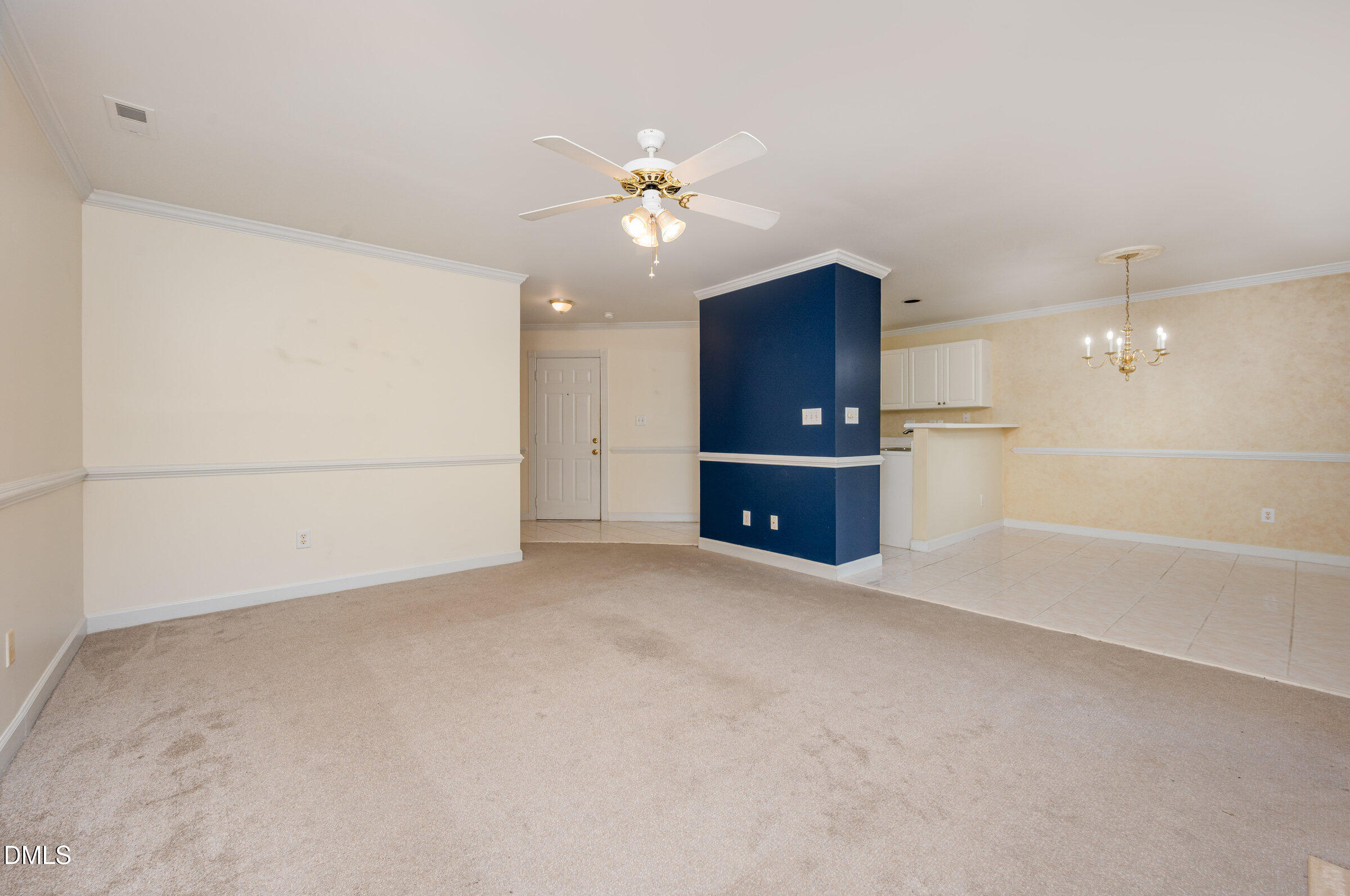 118 Grande Meadow Way Cary, NC 27513 - Photo 9 of 33 a view of a livingroom with a kitchen