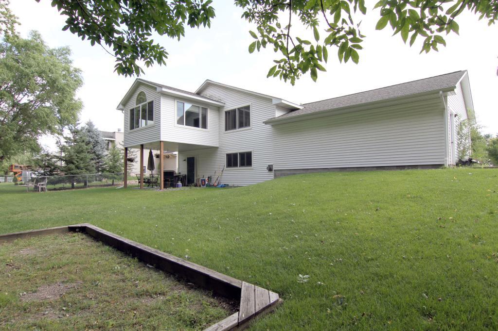 7091 Blake Path Inver Grove Heights, MN 55076 - Photo 3 of 31 Gallery Image 3