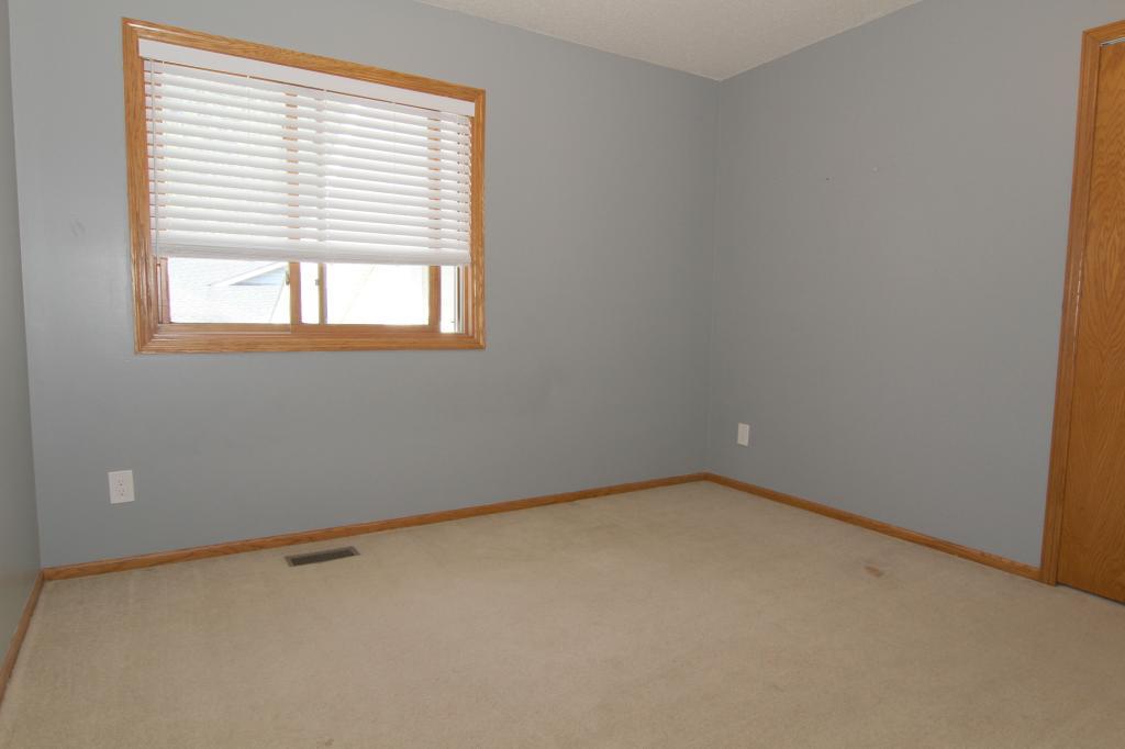 7091 Blake Path Inver Grove Heights, MN 55076 - Photo 22 of 31 Gallery Image 22