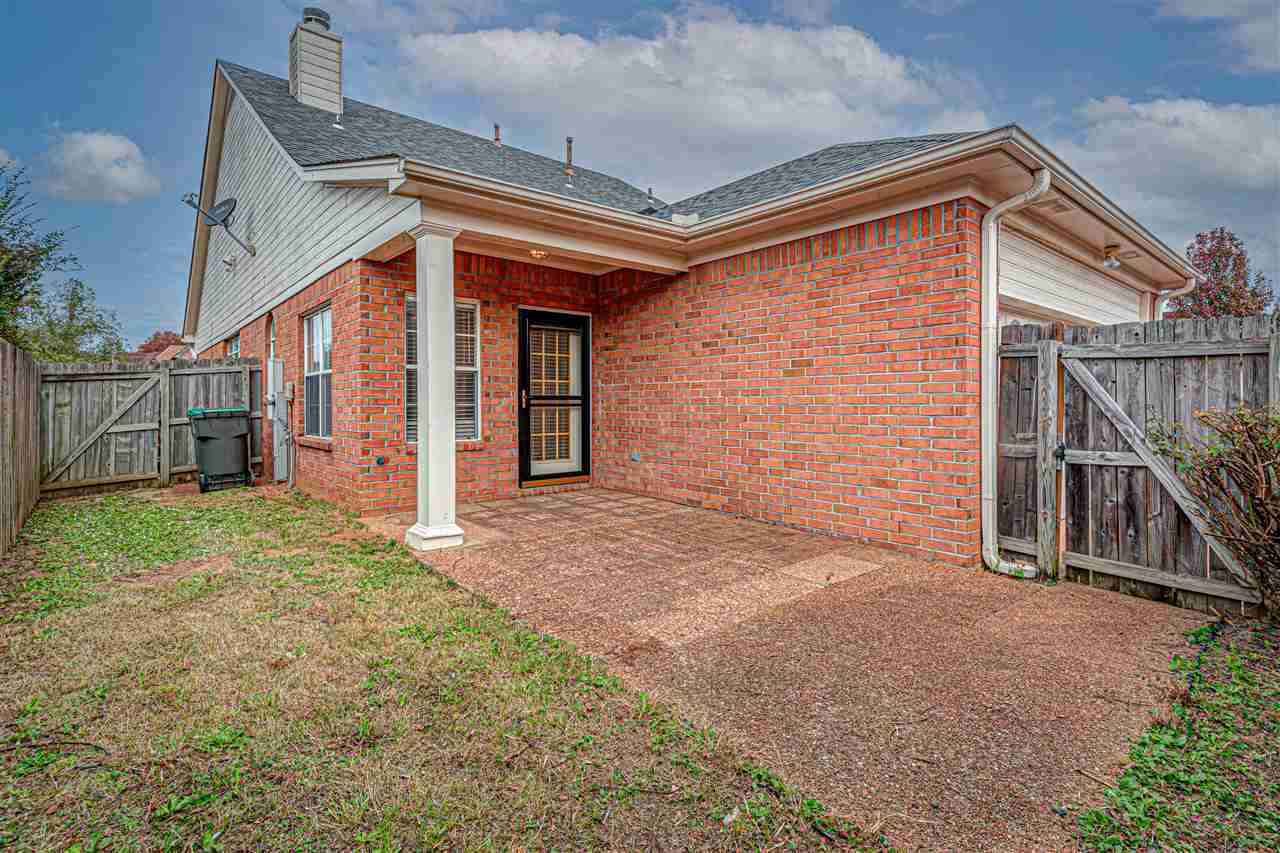822 North Ericson Road Memphis, TN 38018 - Photo 22 of 25 Features 2 gates.