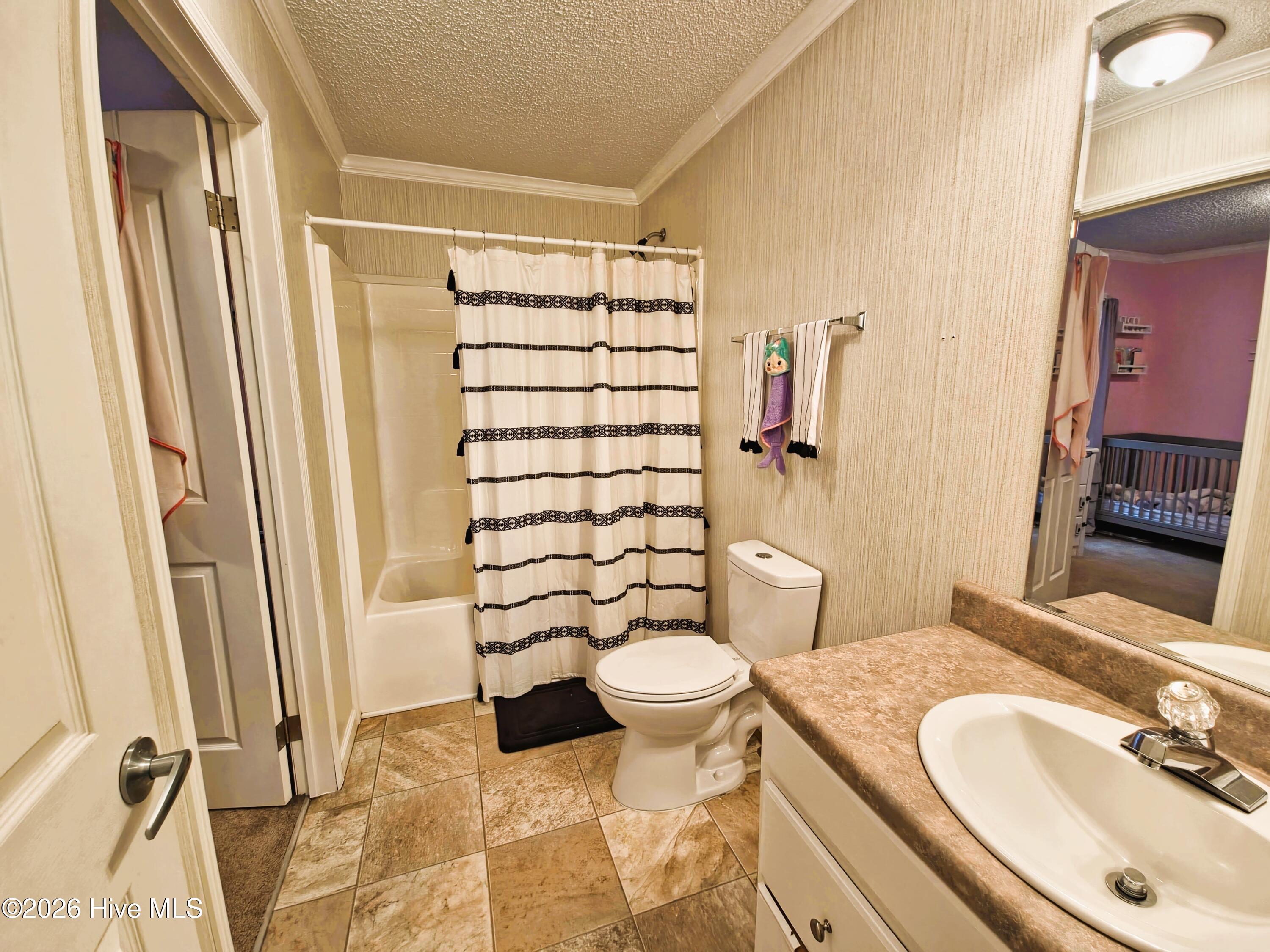 3525 Daughety White Road Kinston, NC 28501 - Photo 20 of 31 Bath 2 Shared with Hall and Bedroom 2