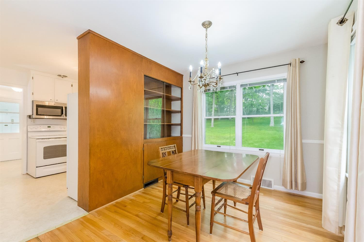 2355 Devonshire Road Ann Arbor, MI 48104 - Photo 11 of 37 Photo 11