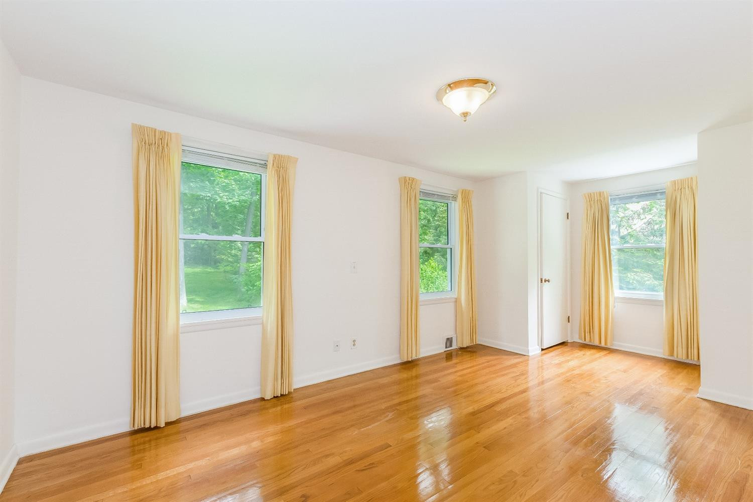 2355 Devonshire Road Ann Arbor, MI 48104 - Photo 15 of 37 Photo 15