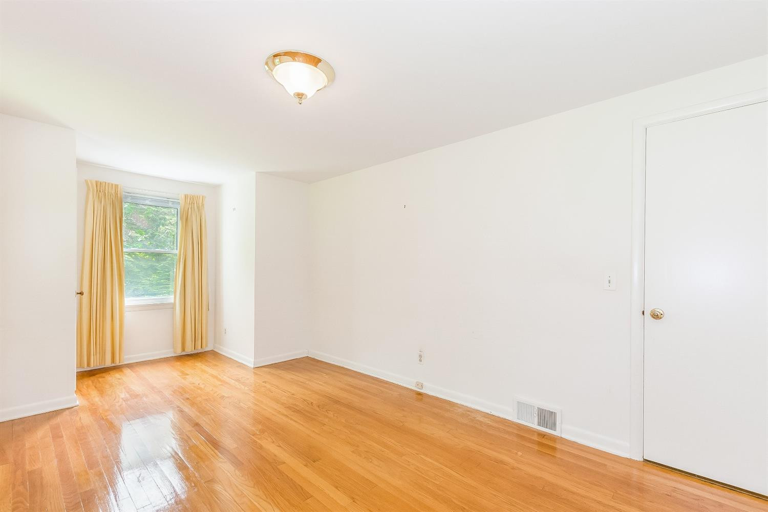 2355 Devonshire Road Ann Arbor, MI 48104 - Photo 16 of 37 Photo 16