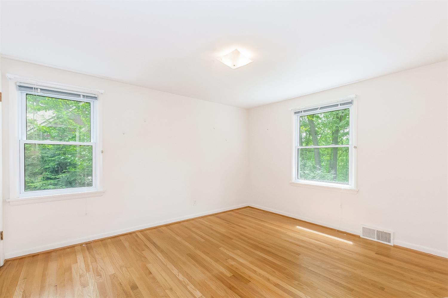 2355 Devonshire Road Ann Arbor, MI 48104 - Photo 17 of 37 Photo 17