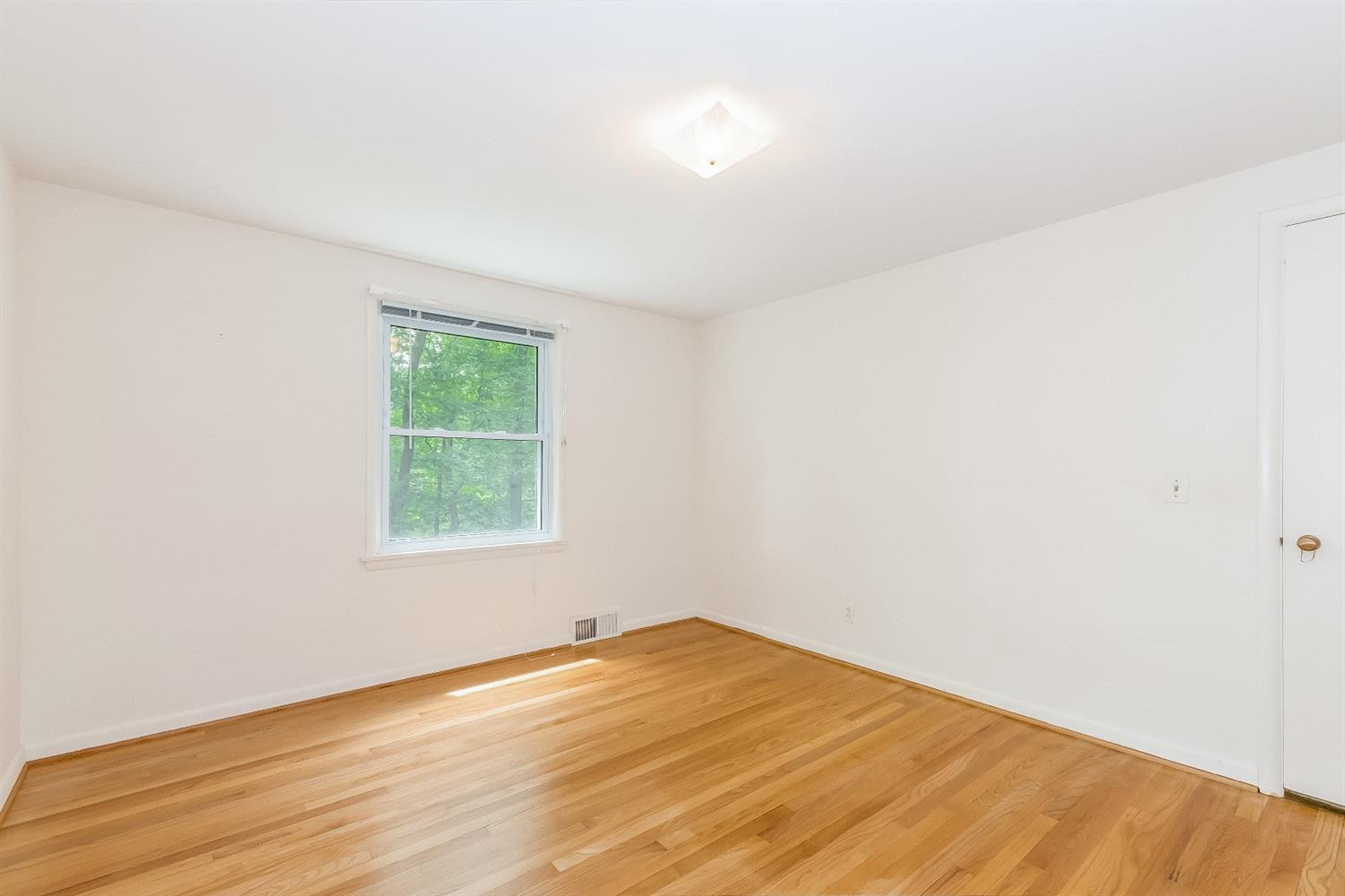 2355 Devonshire Road Ann Arbor, MI 48104 - Photo 18 of 37 Photo 18