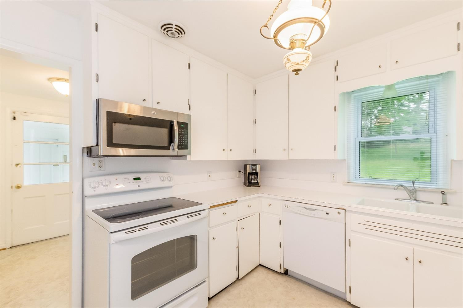 2355 Devonshire Road Ann Arbor, MI 48104 - Photo 3 of 37 Photo 3