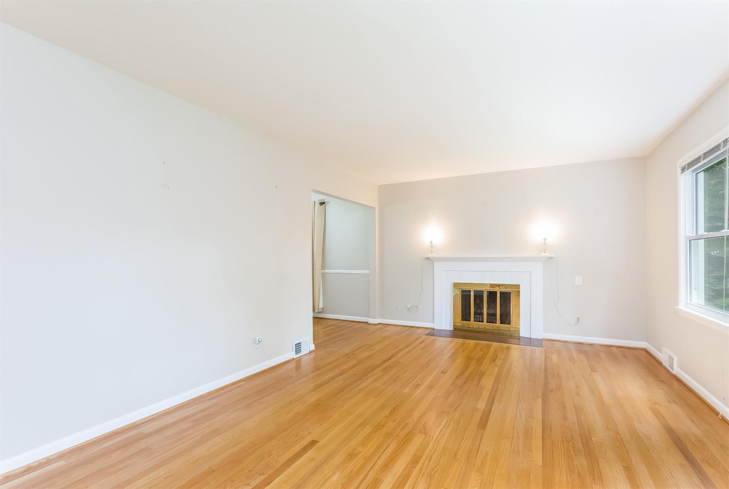 2355 Devonshire Road Ann Arbor, MI 48104 - Photo 8 of 37 Photo 8