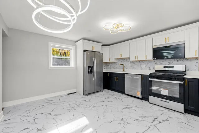 $289,900 | 4421 179th Street, Country Club Hills, IL 60478