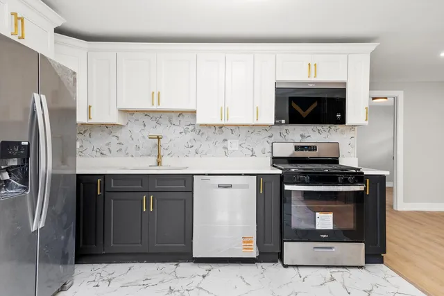 $289,900 | 4421 179th Street, Country Club Hills, IL 60478