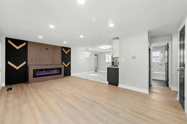 $289,900 | 4421 179th Street, Country Club Hills, IL 60478