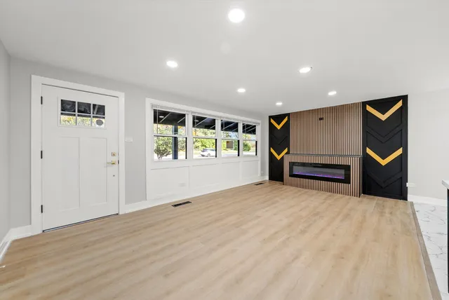 $289,900 | 4421 179th Street, Country Club Hills, IL 60478