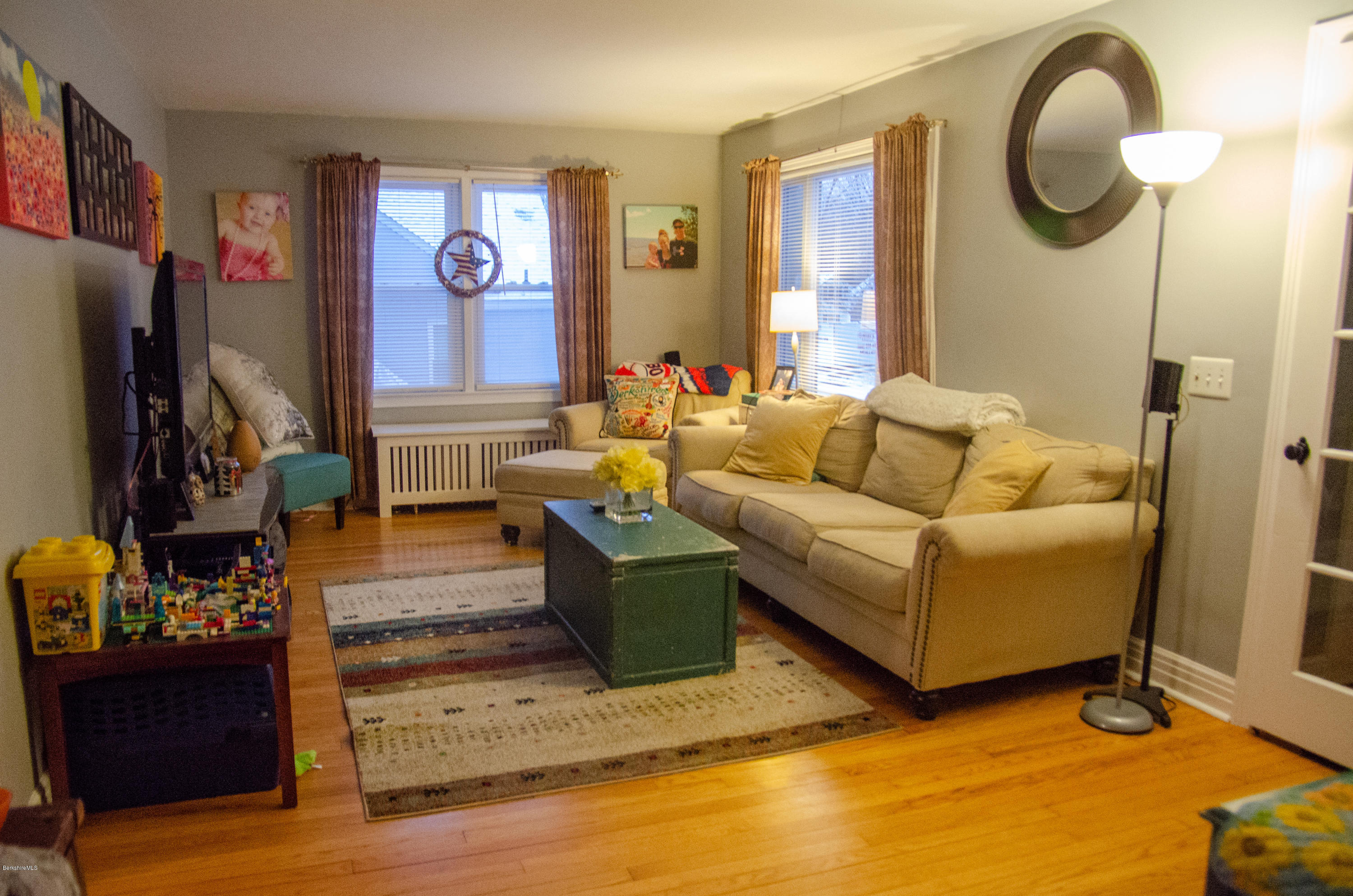 180 Ridgeway Avenue Pittsfield, MA 01201 - Photo 3 of 20 Living room
