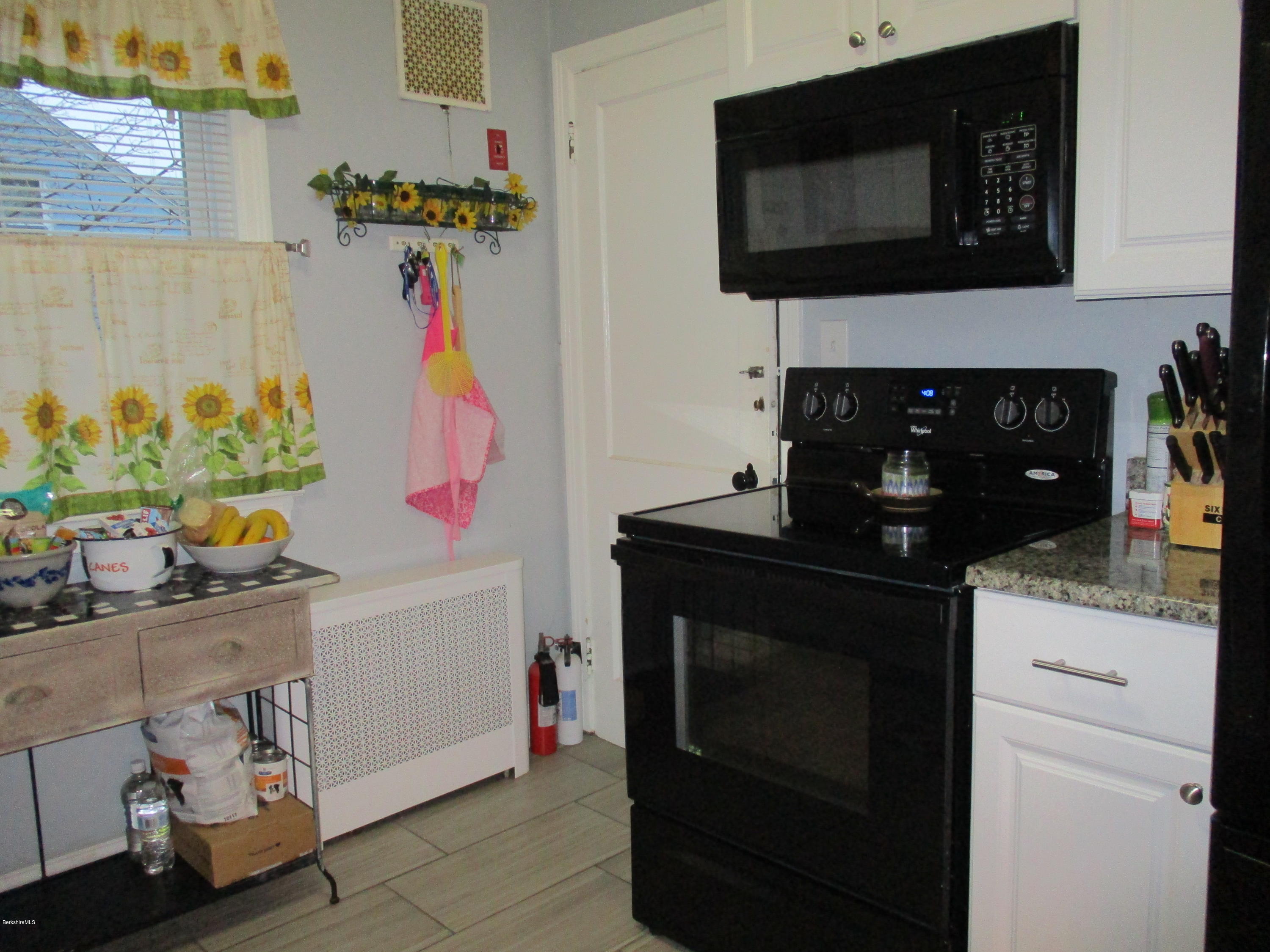 180 Ridgeway Avenue Pittsfield, MA 01201 - Photo 7 of 20 Kitchen