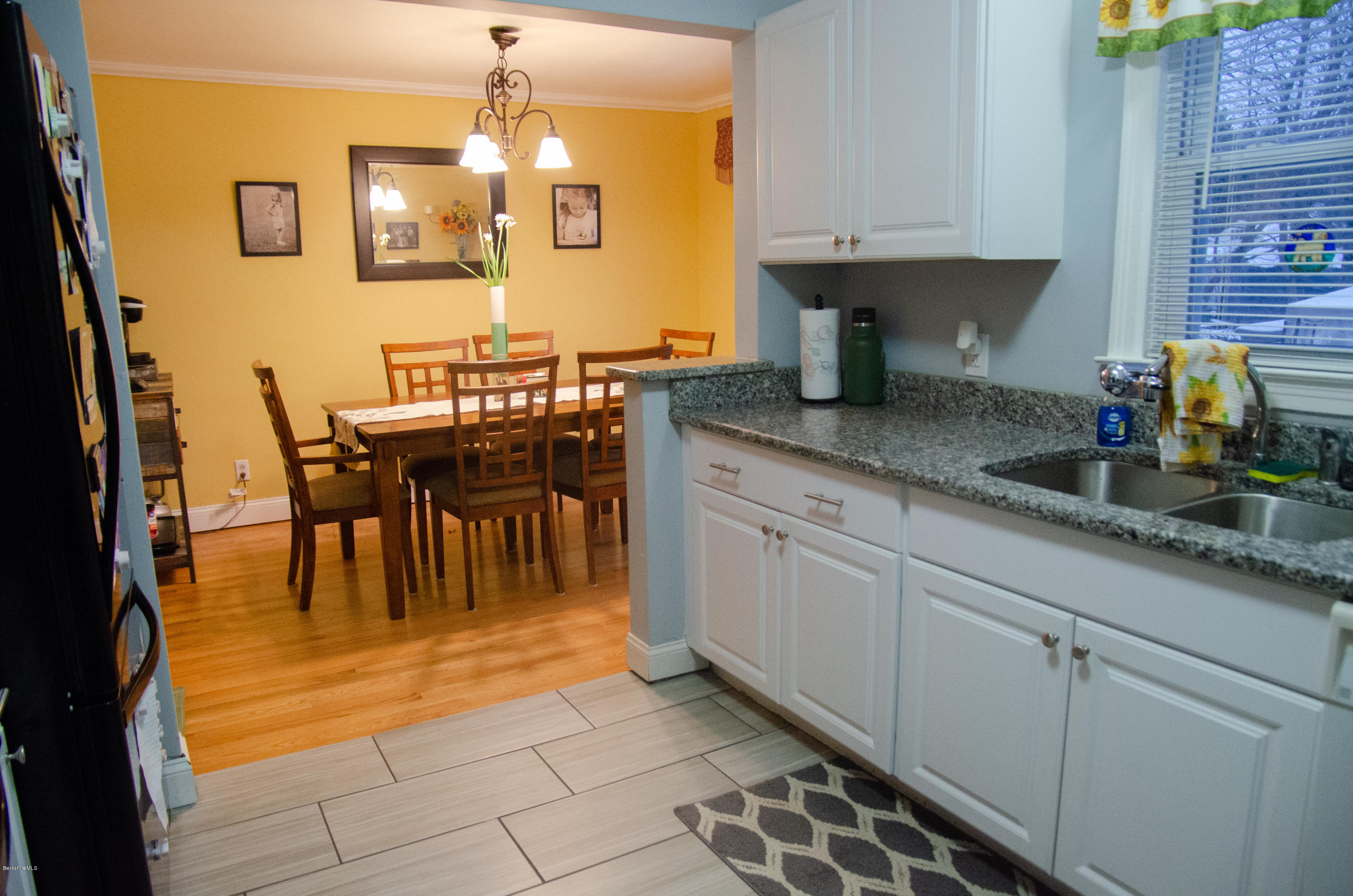 180 Ridgeway Avenue Pittsfield, MA 01201 - Photo 8 of 20 Kitchen/dining room