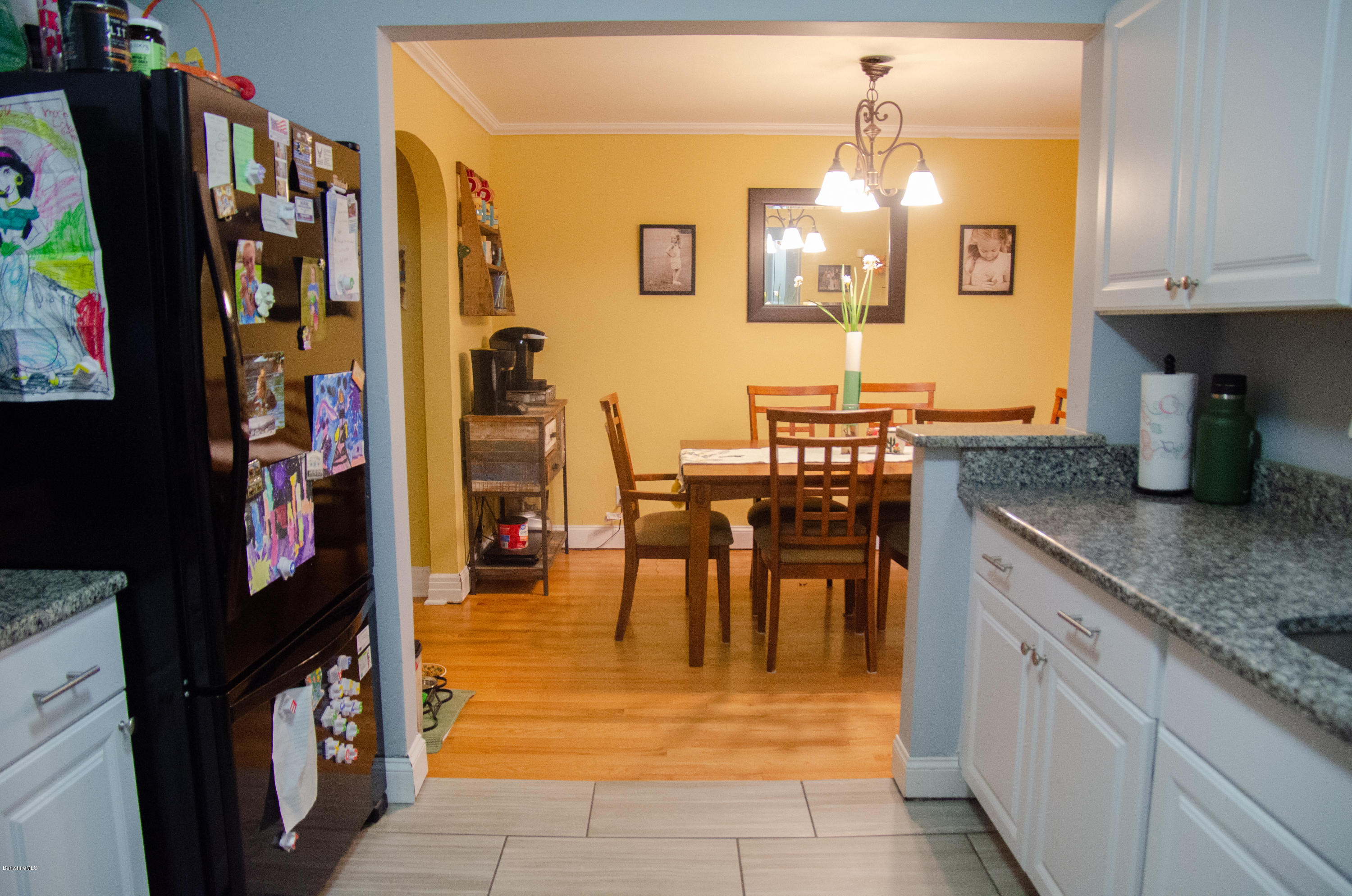 180 Ridgeway Avenue Pittsfield, MA 01201 - Photo 9 of 20 Kitchen/Dining room