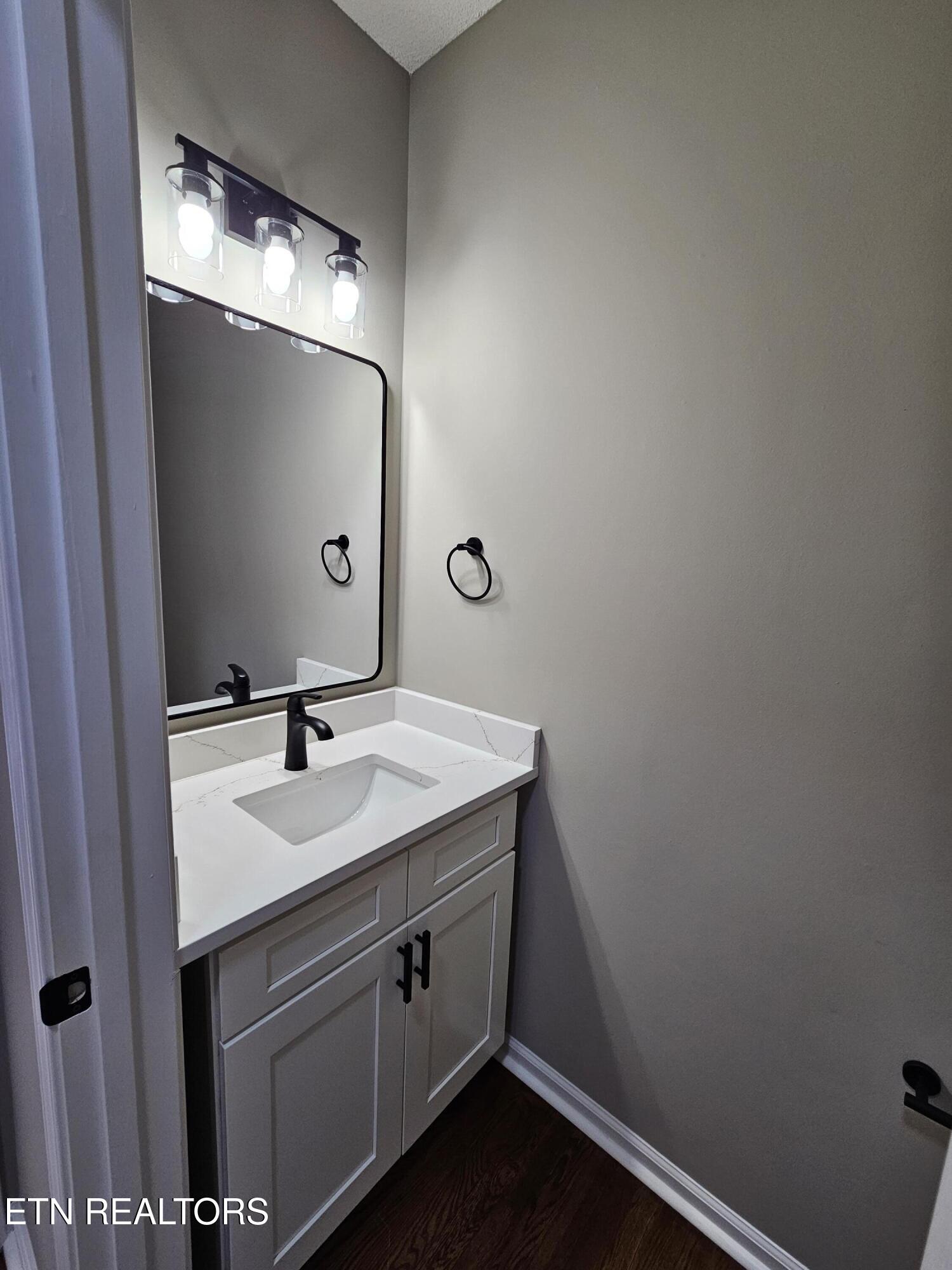 103 Huron Place Loudon, TN 37774 - Photo 15 of 43 20260407_140028