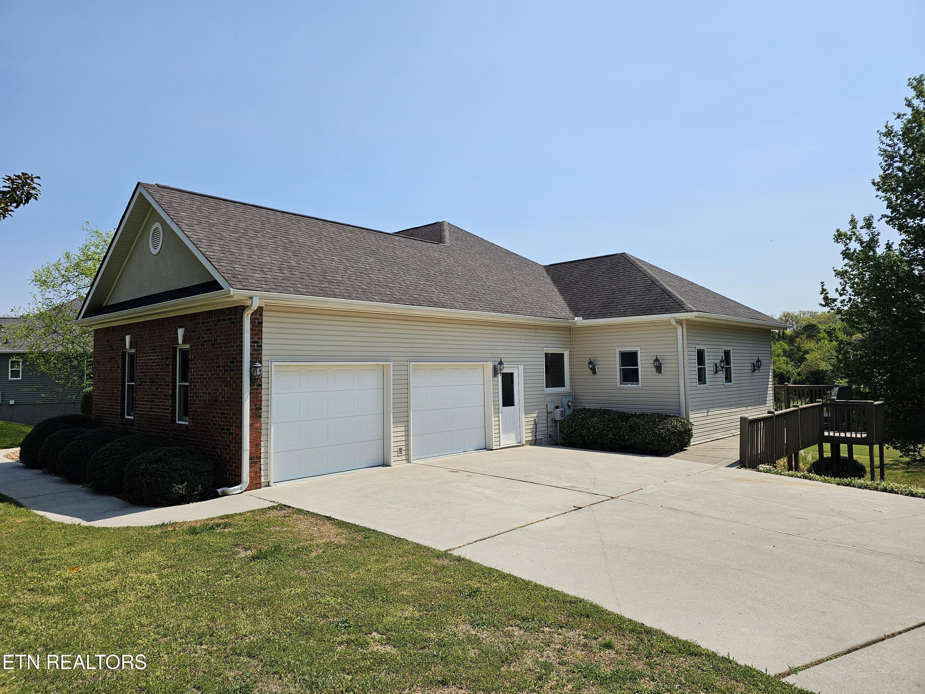 103 Huron Place Loudon, TN 37774 - Photo 2 of 43 20260407_134420