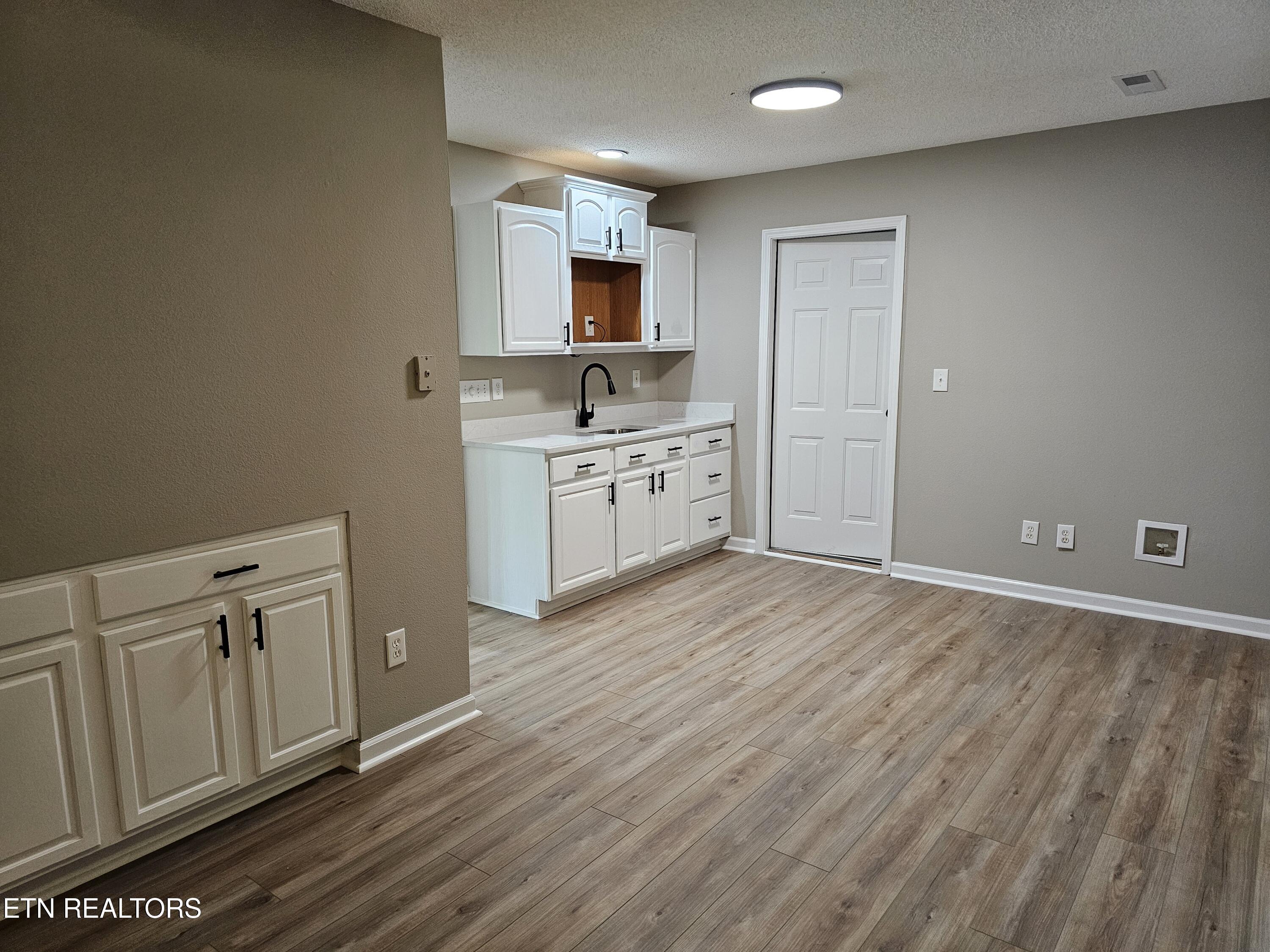 103 Huron Place Loudon, TN 37774 - Photo 31 of 43 20260407_141314