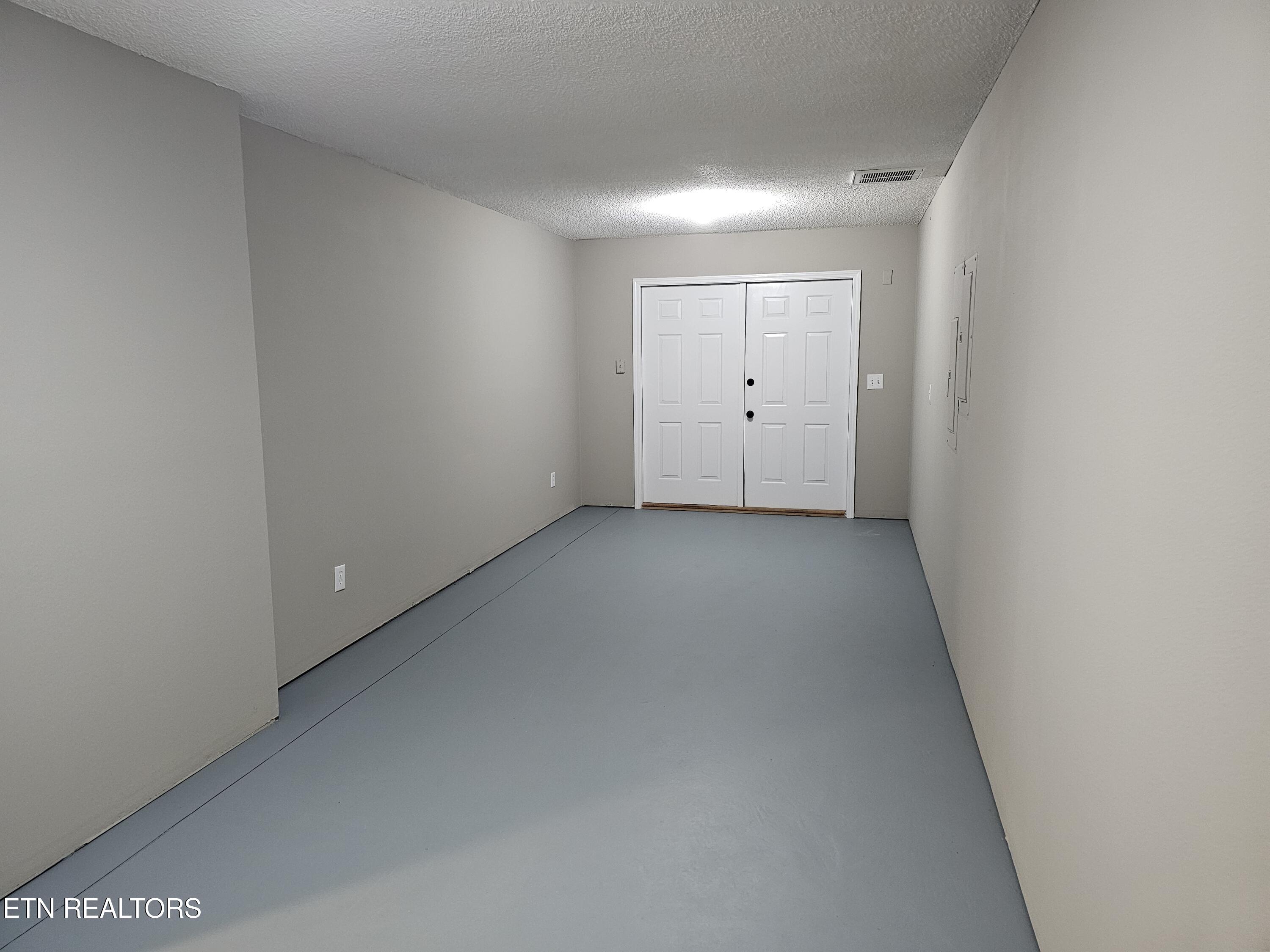 103 Huron Place Loudon, TN 37774 - Photo 33 of 43 20260407_141417