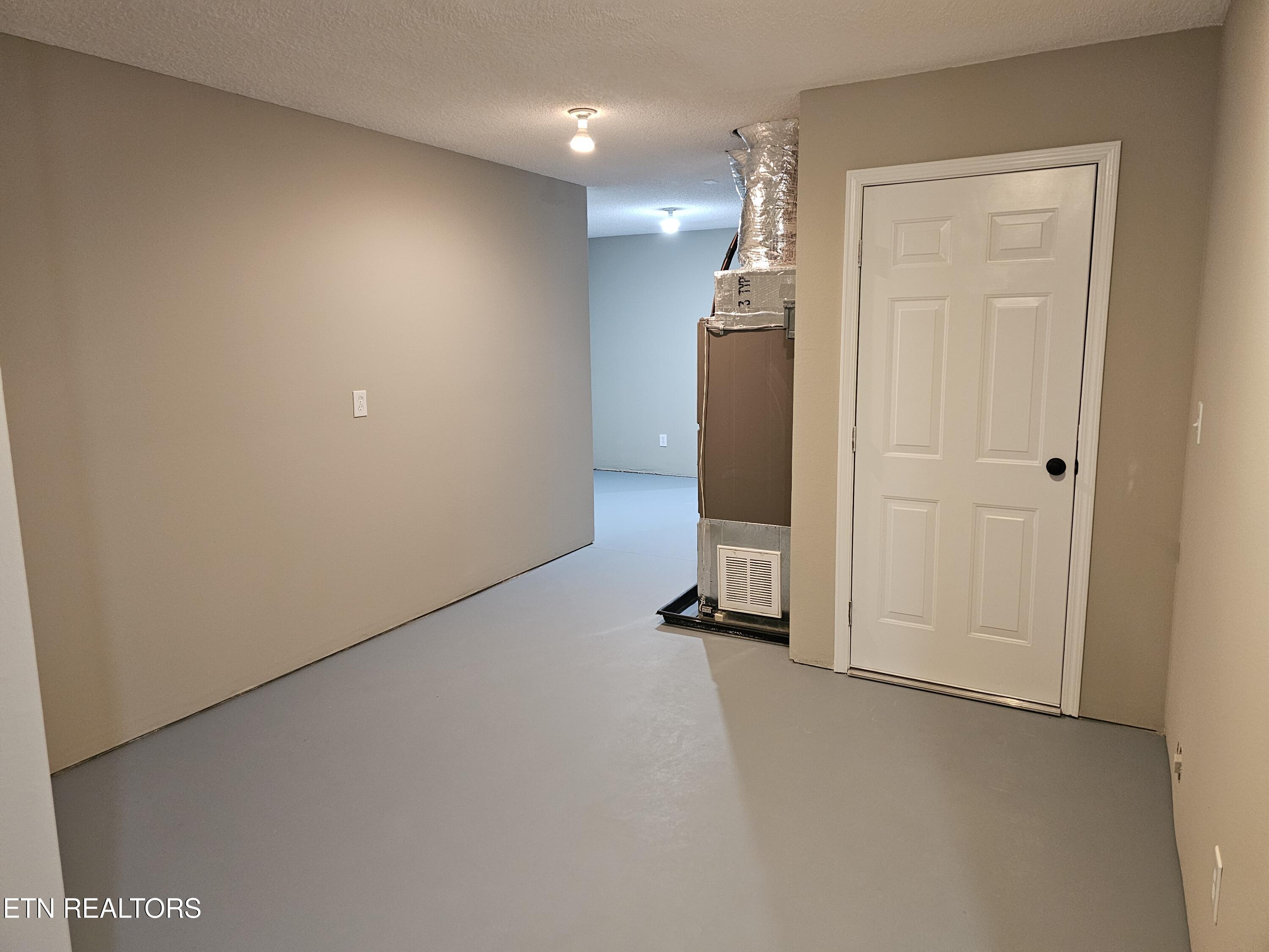 103 Huron Place Loudon, TN 37774 - Photo 34 of 43 20260407_141422