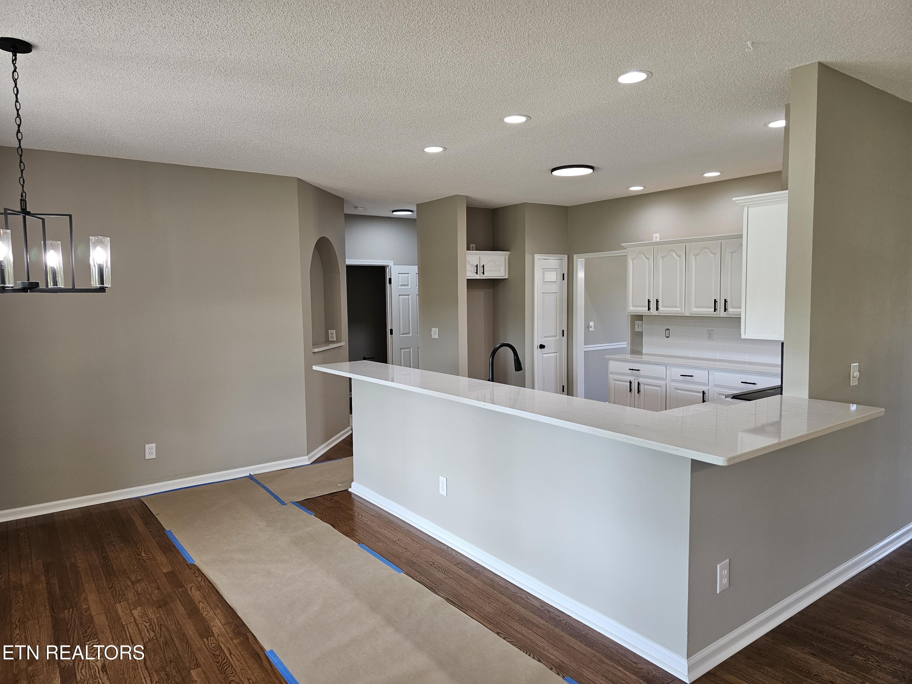 103 Huron Place Loudon, TN 37774 - Photo 9 of 43 20260407_135716